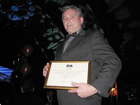 Gino Passchier met de RYA award