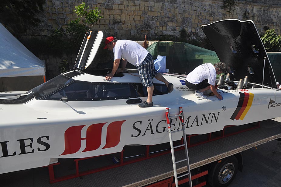 The Searex team is preparing their powerboat for the testrun on Friday, Sliema, Malta 2011