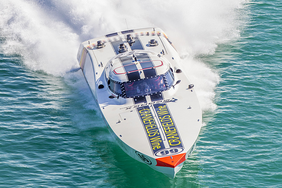V1 German Powerboating team Searex - courtesy of Class 1